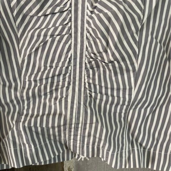 Marisa Minicucci gray & white striped cropped blouse zipper back - Picture 10 of 10